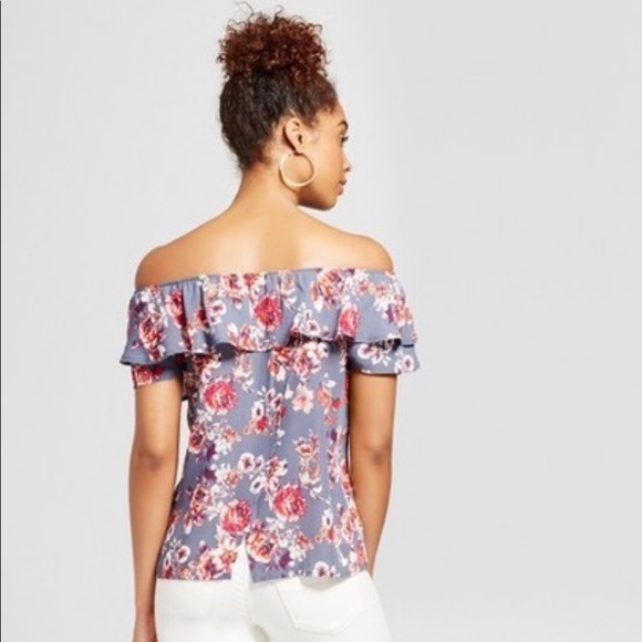 〰️ CUTE, FLIRTY & FUN TOP 〰️ - Picture 2 of 7